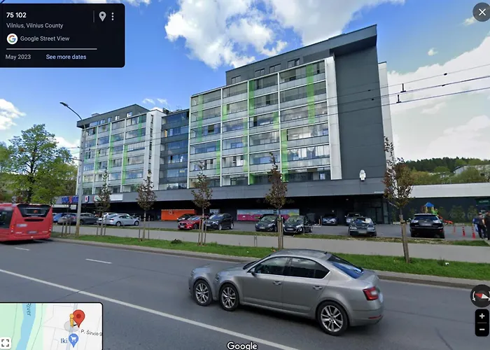 New Modern Studio Apartment Next To The City Centre