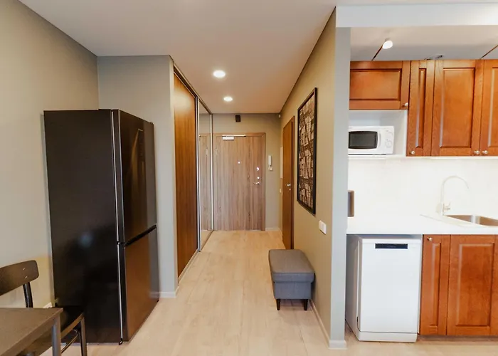 New Modern Studio Apartment Next To The City Centre